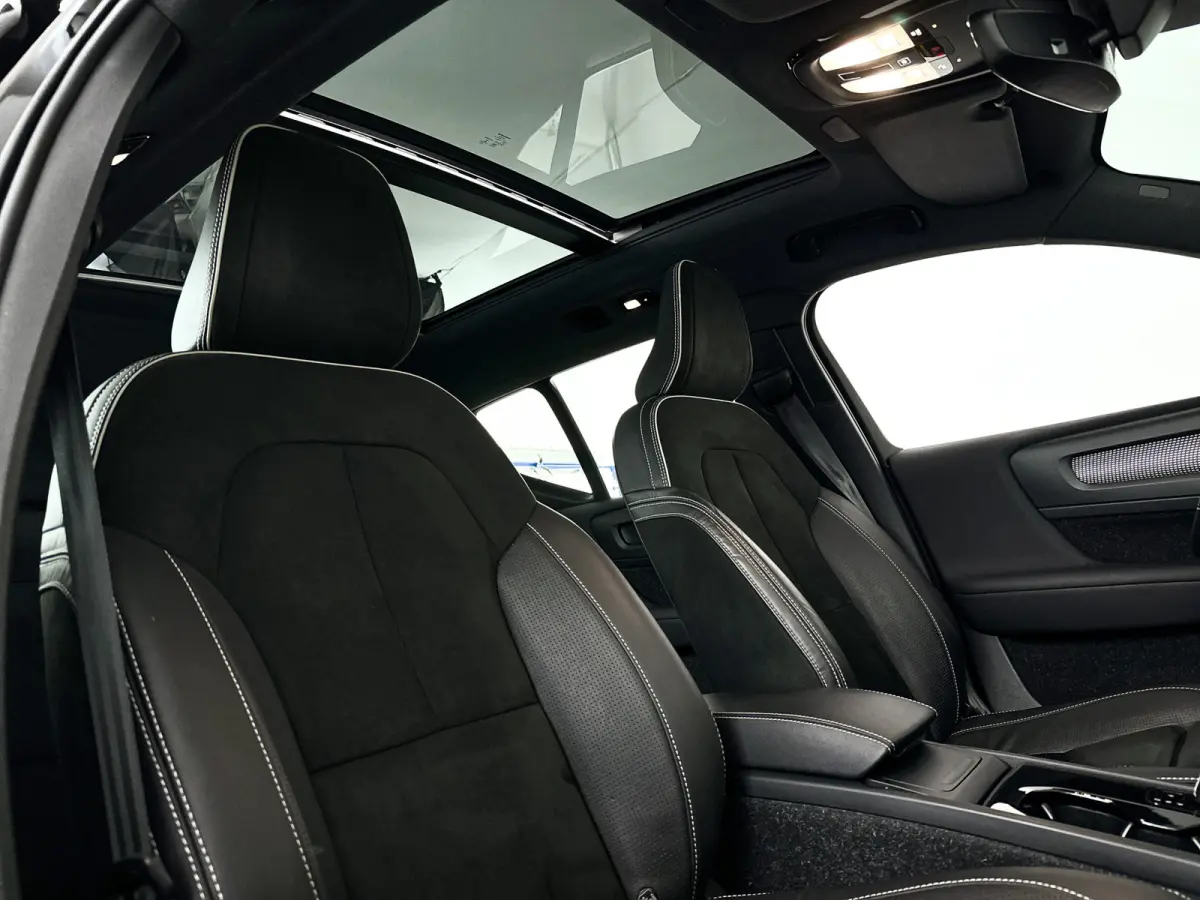 P8 AWD R-Design | Panoramadak | 360° camera | Harman Kardon | Stoel- en Stuurverwarming