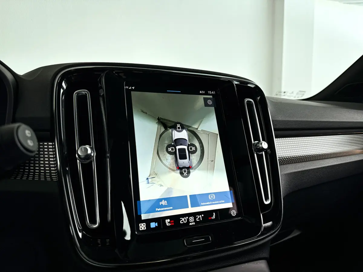 P8 AWD R-Design | Panoramadak | 360° camera | Harman Kardon | Stoel- en Stuurverwarming