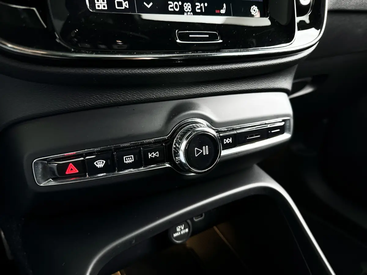 P8 AWD R-Design | Panoramadak | 360° camera | Harman Kardon | Stoel- en Stuurverwarming