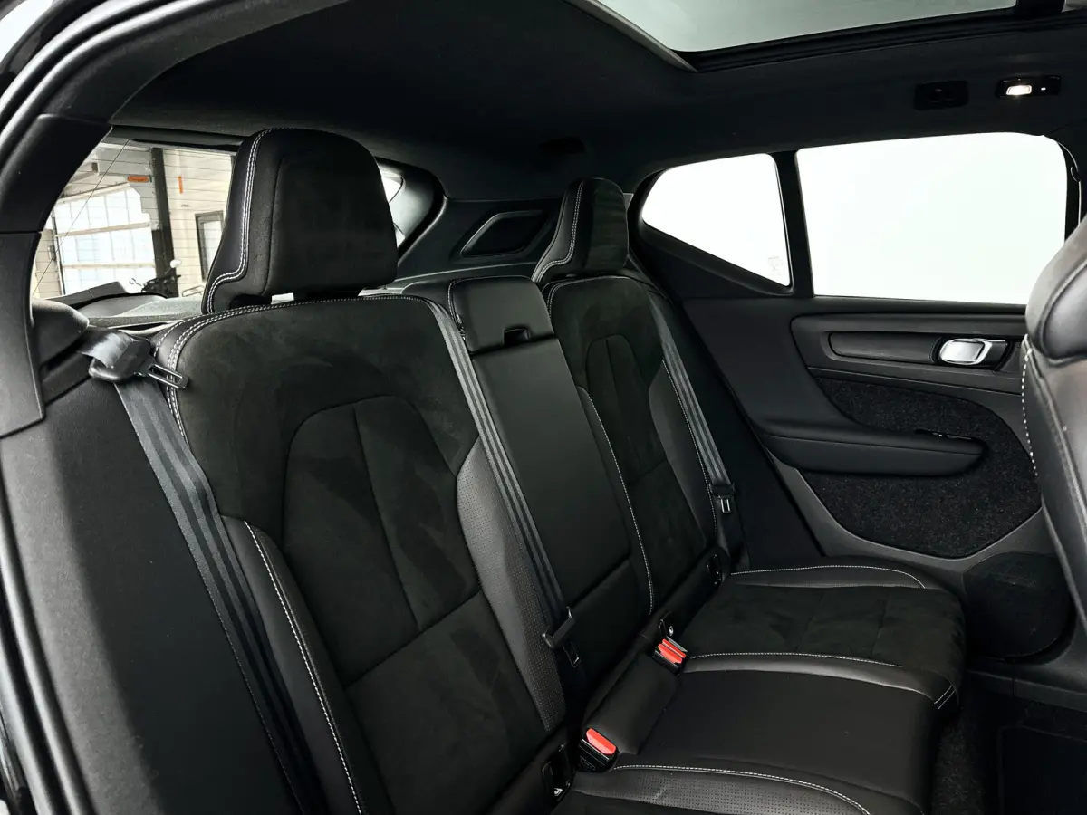 P8 AWD R-Design | Panoramadak | 360° camera | Harman Kardon | Stoel- en Stuurverwarming