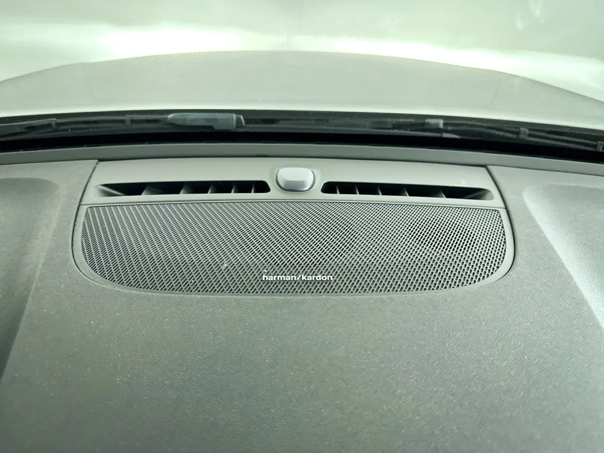 P8 AWD R-Design | Panoramadak | 360° camera | Harman Kardon | Stoel- en Stuurverwarming