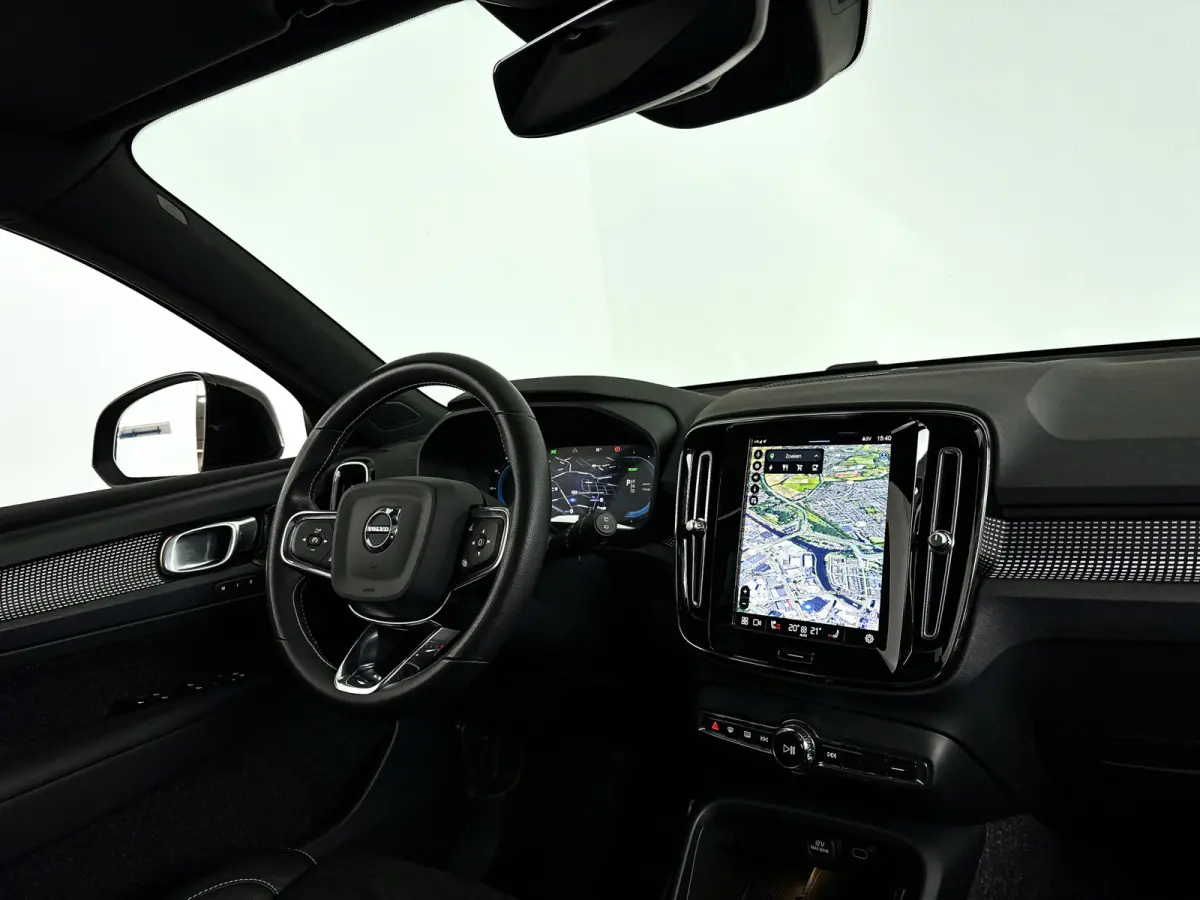 P8 AWD R-Design | Panoramadak | 360° camera | Harman Kardon | Stoel- en Stuurverwarming