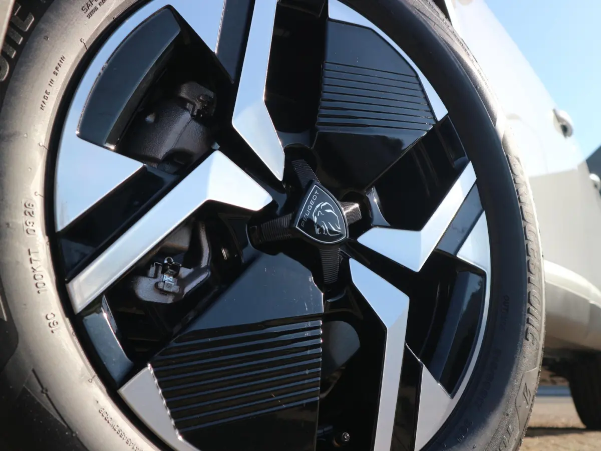 1.2 Hybrid 145 GT / 360 Camera / Navigatie / Voorraad Voordeel