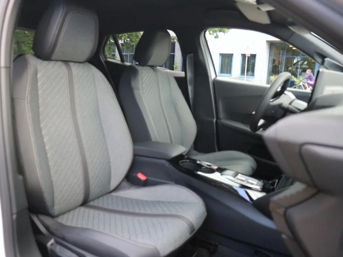 1.2 Hybrid 145 GT / 360 Camera / Navigatie / Voorraad Voordeel