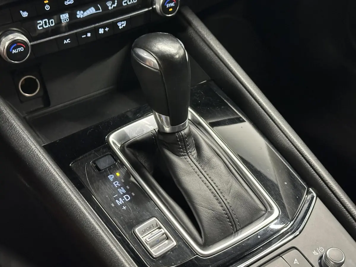 2.0 SkyActiv-G 165 Comfort TREKHAAK CARPLAY NAVI ECC CRUISE LM.