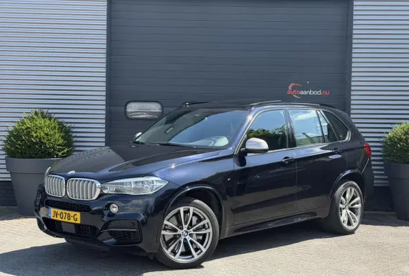 M50d | Panoramadak | 360* Camera | TV Schermen | Harmon Kardon | Elektrischte Trekhaak |
