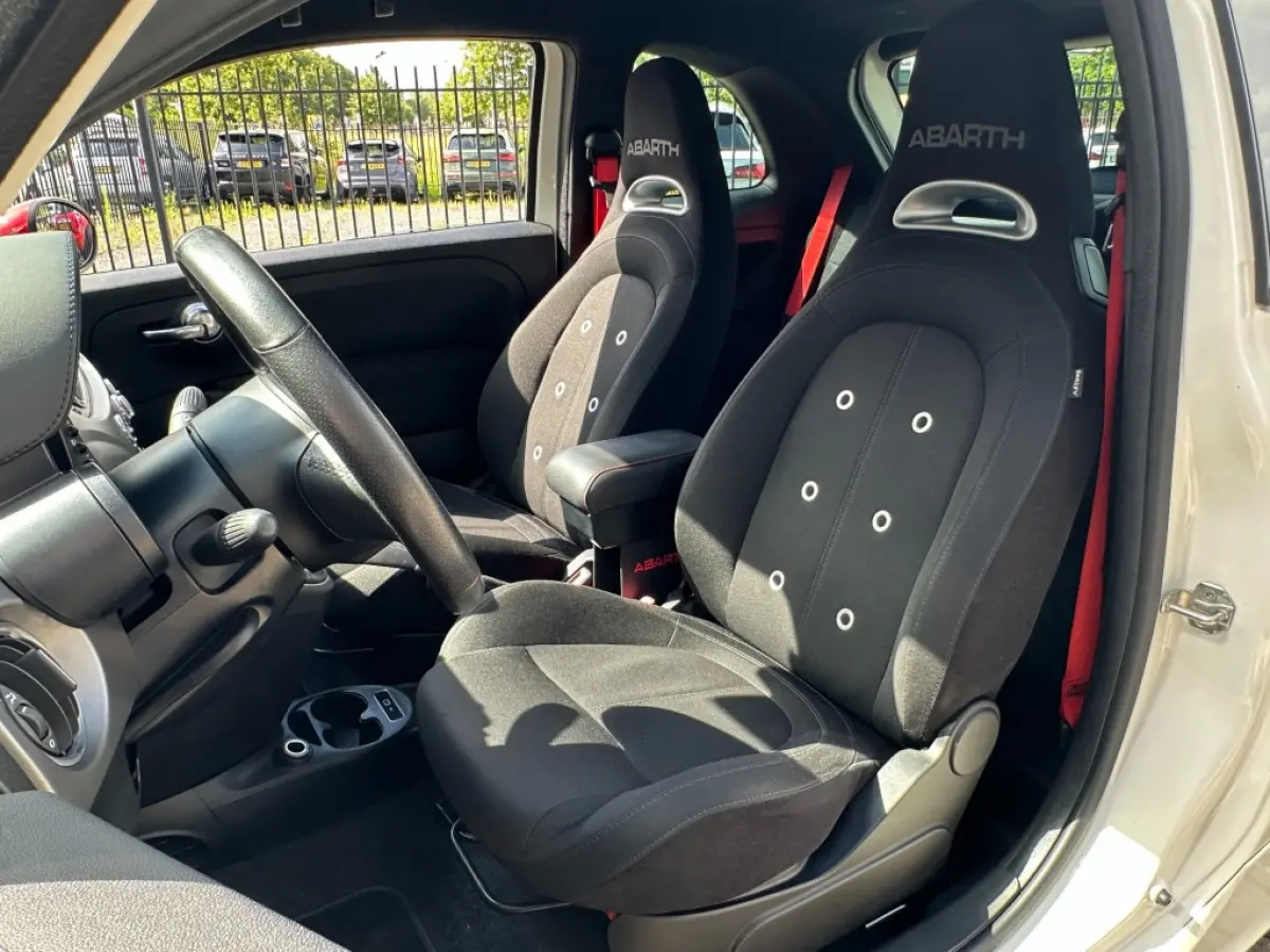 1.4 T-Jet Abarth 595 Pista 160pk bj2019 *Navi *Apple carplay *PDC