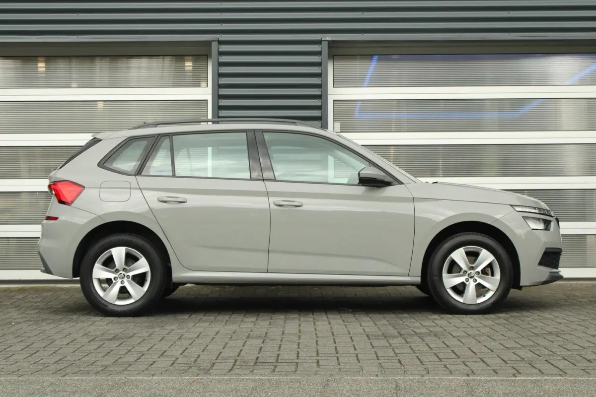 1.0 TSI 110pk Ambition | Parkeersensoren Achter | DAB | Apple CarPlay/ Android Auto | Airco