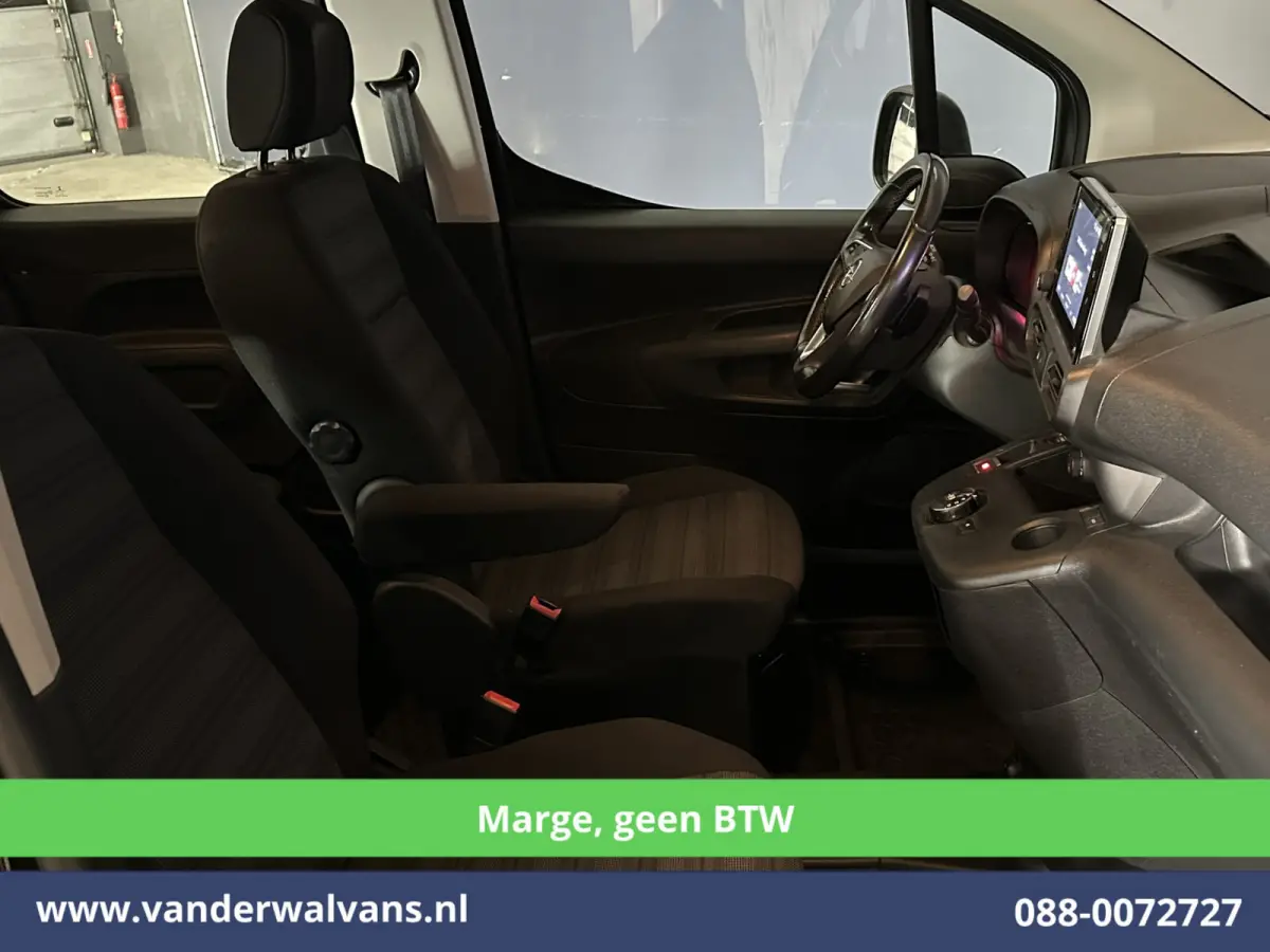 1.2 Turbo 131pk *Marge, GEEN BTW* Automaat 5 Persoons Benzine L1H1 Euro6 Airco | 5-Zits | Navigatie | Apple Carplay Android Auto, Cruisecontrol, Trekhaak, Parkeersensoren, Achterklep