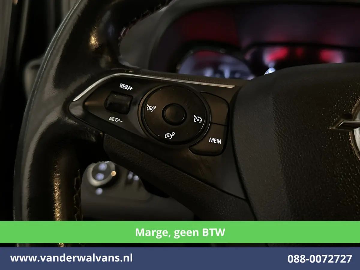 1.2 Turbo 131pk *Marge, GEEN BTW* Automaat 5 Persoons Benzine L1H1 Euro6 Airco | 5-Zits | Navigatie | Apple Carplay Android Auto, Cruisecontrol, Trekhaak, Parkeersensoren, Achterklep