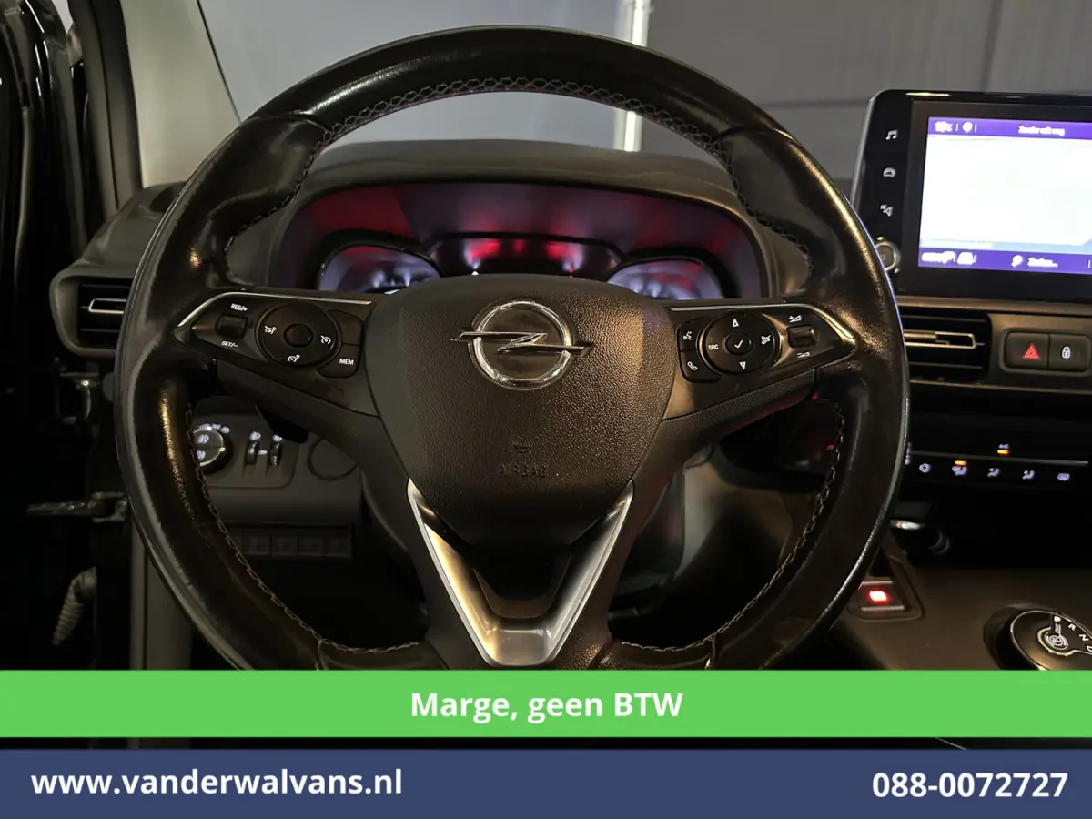 1.2 Turbo 131pk *Marge, GEEN BTW* Automaat 5 Persoons Benzine L1H1 Euro6 Airco | 5-Zits | Navigatie | Apple Carplay Android Auto, Cruisecontrol, Trekhaak, Parkeersensoren, Achterklep