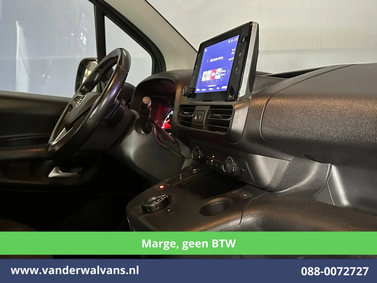 1.2 Turbo 131pk *Marge, GEEN BTW* Automaat 5 Persoons Benzine L1H1 Euro6 Airco | 5-Zits | Navigatie | Apple Carplay Android Auto, Cruisecontrol, Trekhaak, Parkeersensoren, Achterklep