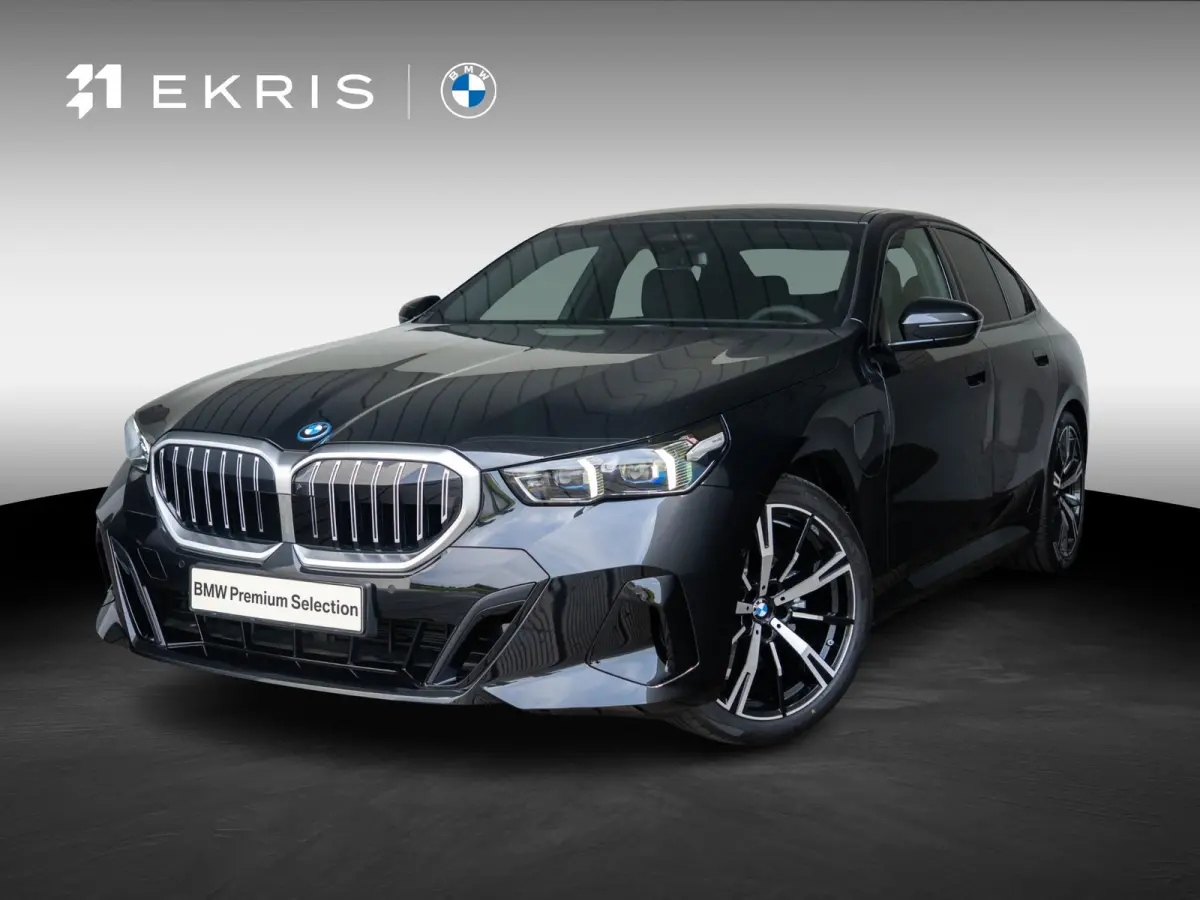 530e | M Sportpakket | Innovation Pack | Travel Pack | Comfort Access | 20 inch | Glazen panoramadak | Stoelventilatie | Driving Assistant Professional | Harman Kardon | Trekhaak