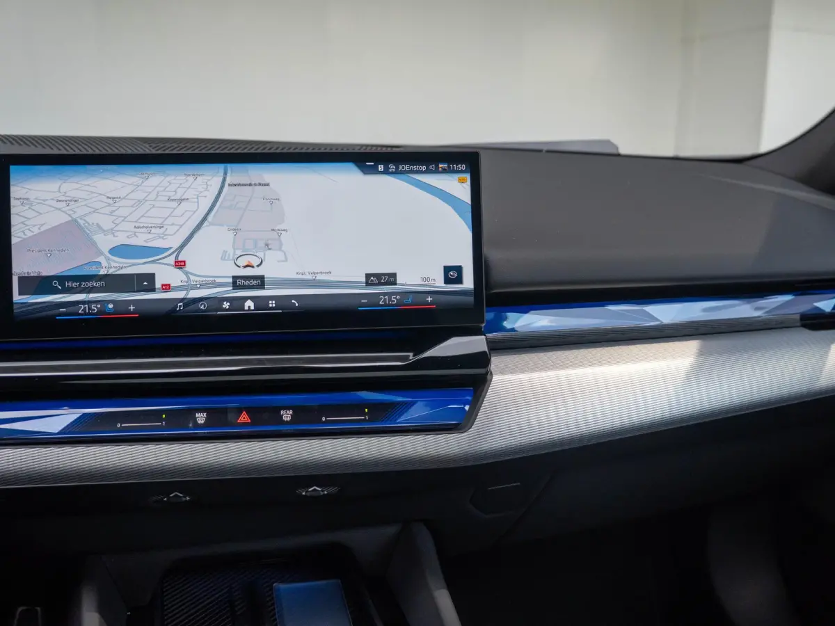 530e | M Sportpakket | Innovation Pack | Travel Pack | Comfort Access | 20 inch | Glazen panoramadak | Stoelventilatie | Driving Assistant Professional | Harman Kardon | Trekhaak