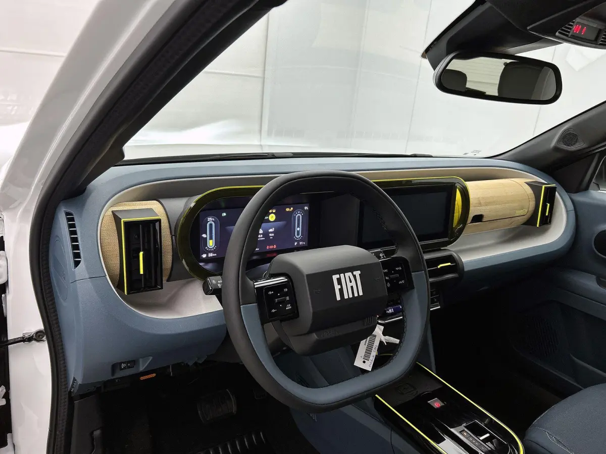 La Prima 113pk 44 kWh Automaat | Stoel-/Stuurverwarming | Camera | Stoel-/Stuurverwarming | LED Koplampen | DAB Ontvanger | Climate Control | Cruise Control | 17"LMV | Apple Carplay/Android 