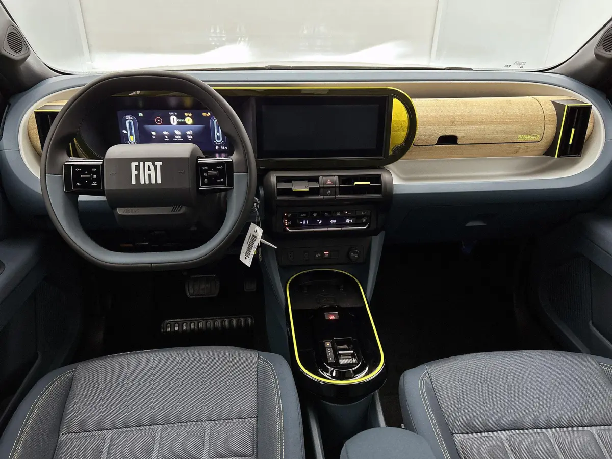 La Prima 113pk 44 kWh Automaat | Stoel-/Stuurverwarming | Camera | Stoel-/Stuurverwarming | LED Koplampen | DAB Ontvanger | Climate Control | Cruise Control | 17"LMV | Apple Carplay/Android 