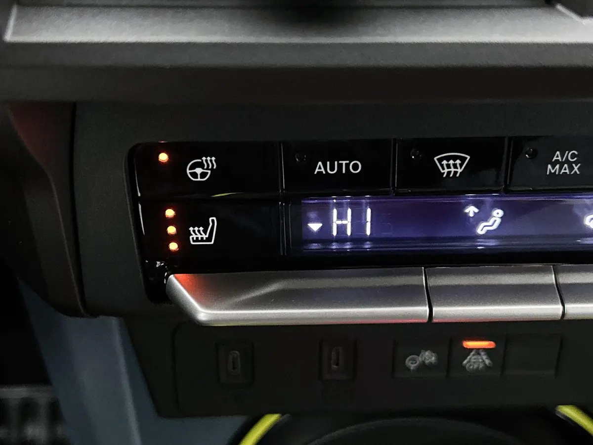 La Prima 113pk 44 kWh Automaat | Stoel-/Stuurverwarming | Camera | Stoel-/Stuurverwarming | LED Koplampen | DAB Ontvanger | Climate Control | Cruise Control | 17"LMV | Apple Carplay/Android 