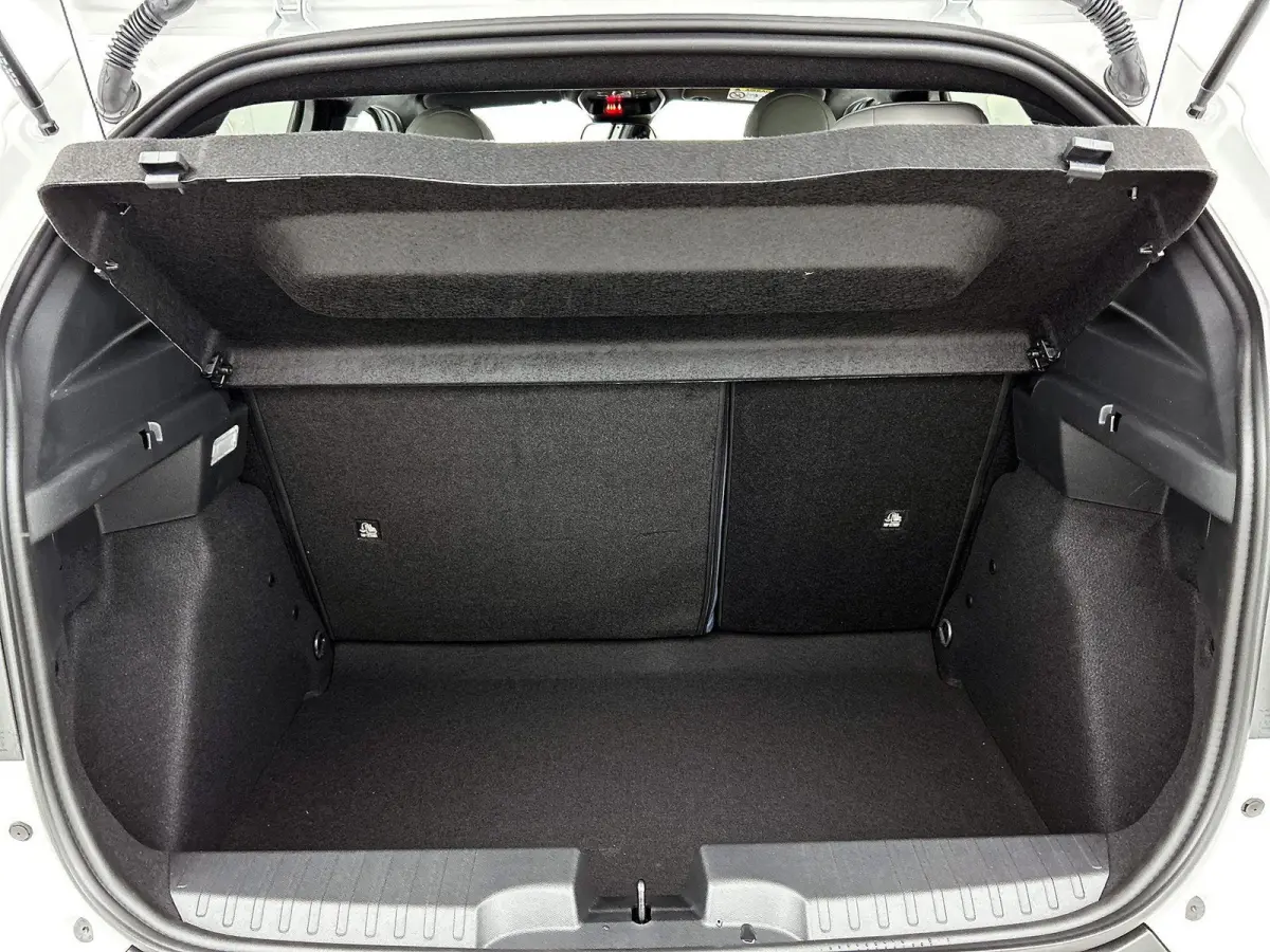 La Prima 113pk 44 kWh Automaat | Stoel-/Stuurverwarming | Camera | Stoel-/Stuurverwarming | LED Koplampen | DAB Ontvanger | Climate Control | Cruise Control | 17"LMV | Apple Carplay/Android 