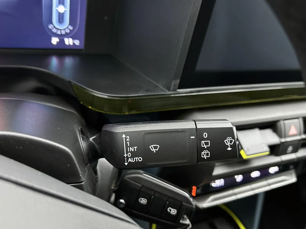La Prima 113pk 44 kWh Automaat | Stoel-/Stuurverwarming | Camera | Stoel-/Stuurverwarming | LED Koplampen | DAB Ontvanger | Climate Control | Cruise Control | 17"LMV | Apple Carplay/Android 