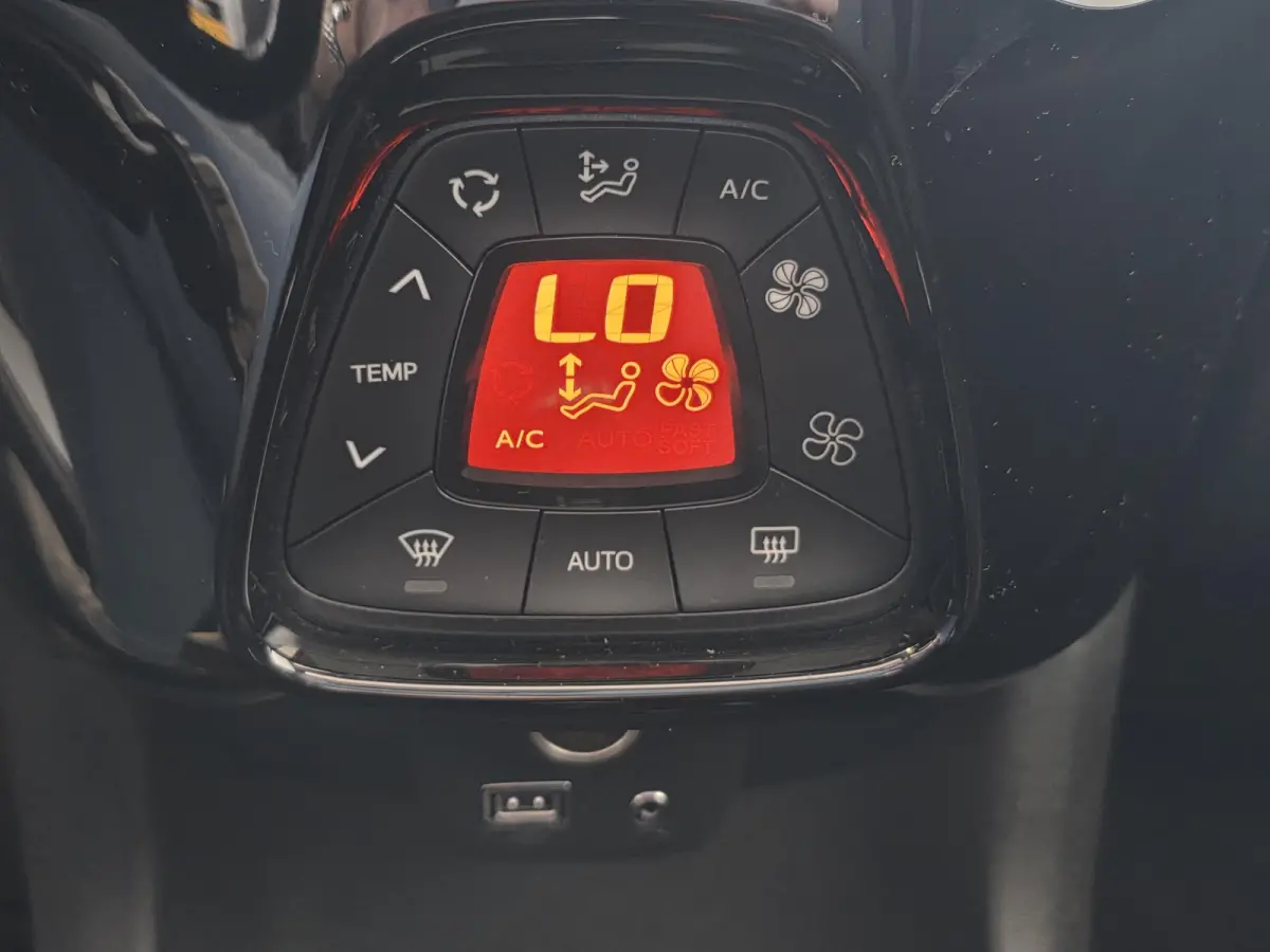 1.0 e-VTi Allure TOP! | Automaat | Stoelverwarming | Camera | Lederen bekleding
