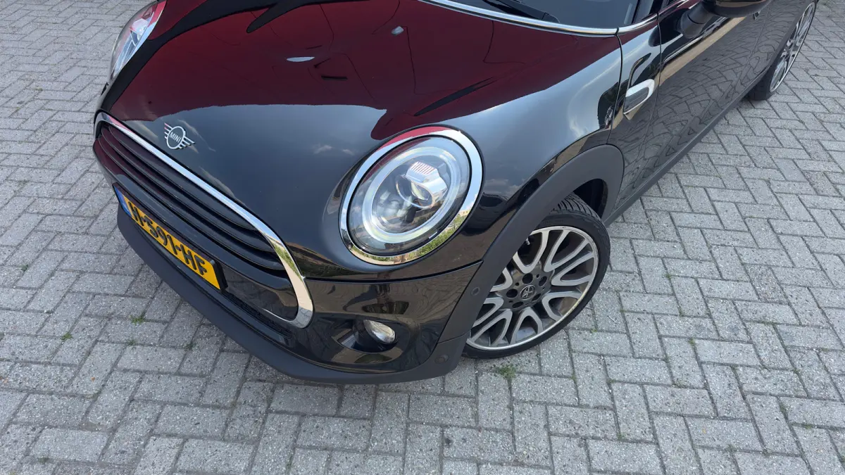 1.5 Cooper 60 Years Edition | Leder | Panoramadak | Harman/Kardon | Climate Control | CarPlay | Airco (automatisch) | Apple Carplay/Android Auto|telefoonintegratie premium | Buitenspiegels e