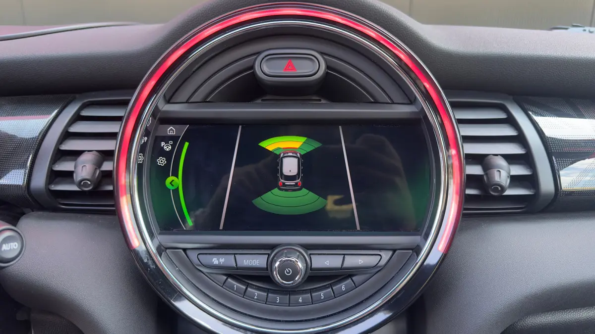 1.5 Cooper 60 Years Edition | Leder | Panoramadak | Harman/Kardon | Climate Control | CarPlay | Airco (automatisch) | Apple Carplay/Android Auto|telefoonintegratie premium | Buitenspiegels e