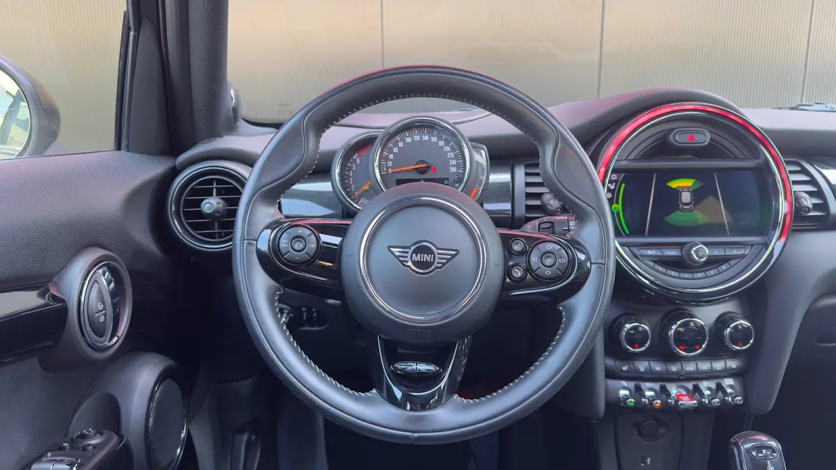 1.5 Cooper 60 Years Edition | Leder | Panoramadak | Harman/Kardon | Climate Control | CarPlay | Airco (automatisch) | Apple Carplay/Android Auto|telefoonintegratie premium | Buitenspiegels e