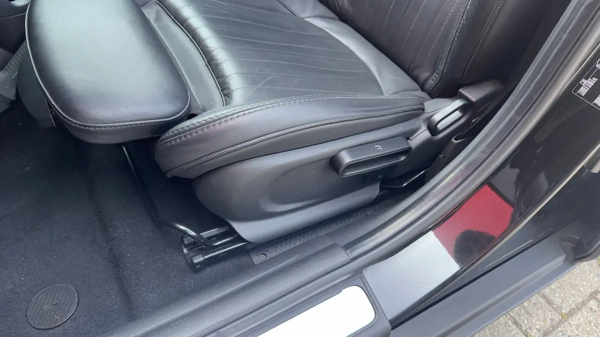 1.5 Cooper 60 Years Edition | Leder | Panoramadak | Harman/Kardon | Climate Control | CarPlay | Airco (automatisch) | Apple Carplay/Android Auto|telefoonintegratie premium | Buitenspiegels e
