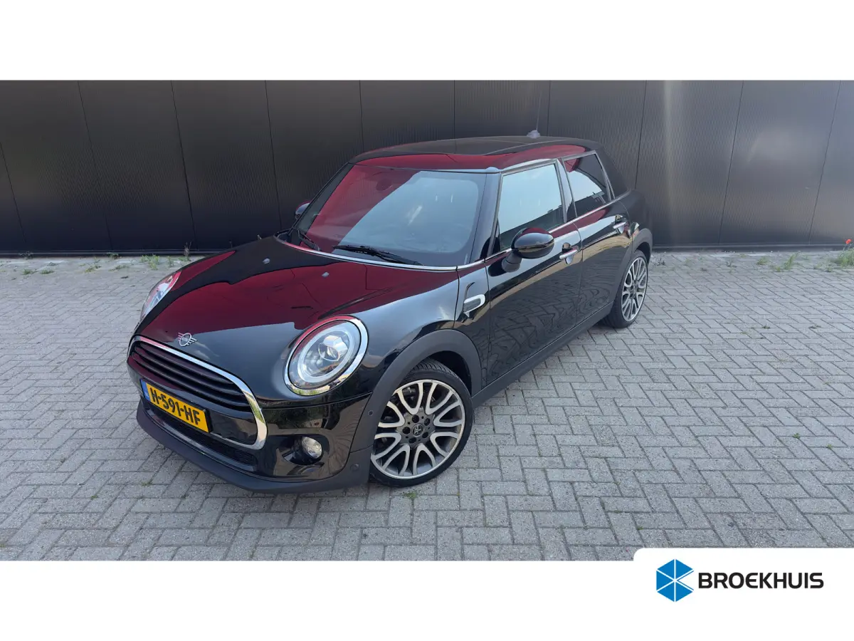 1.5 Cooper 60 Years Edition | Leder | Panoramadak | Harman/Kardon | Climate Control | CarPlay | Airco (automatisch) | Apple Carplay/Android Auto|telefoonintegratie premium | Buitenspiegels e
