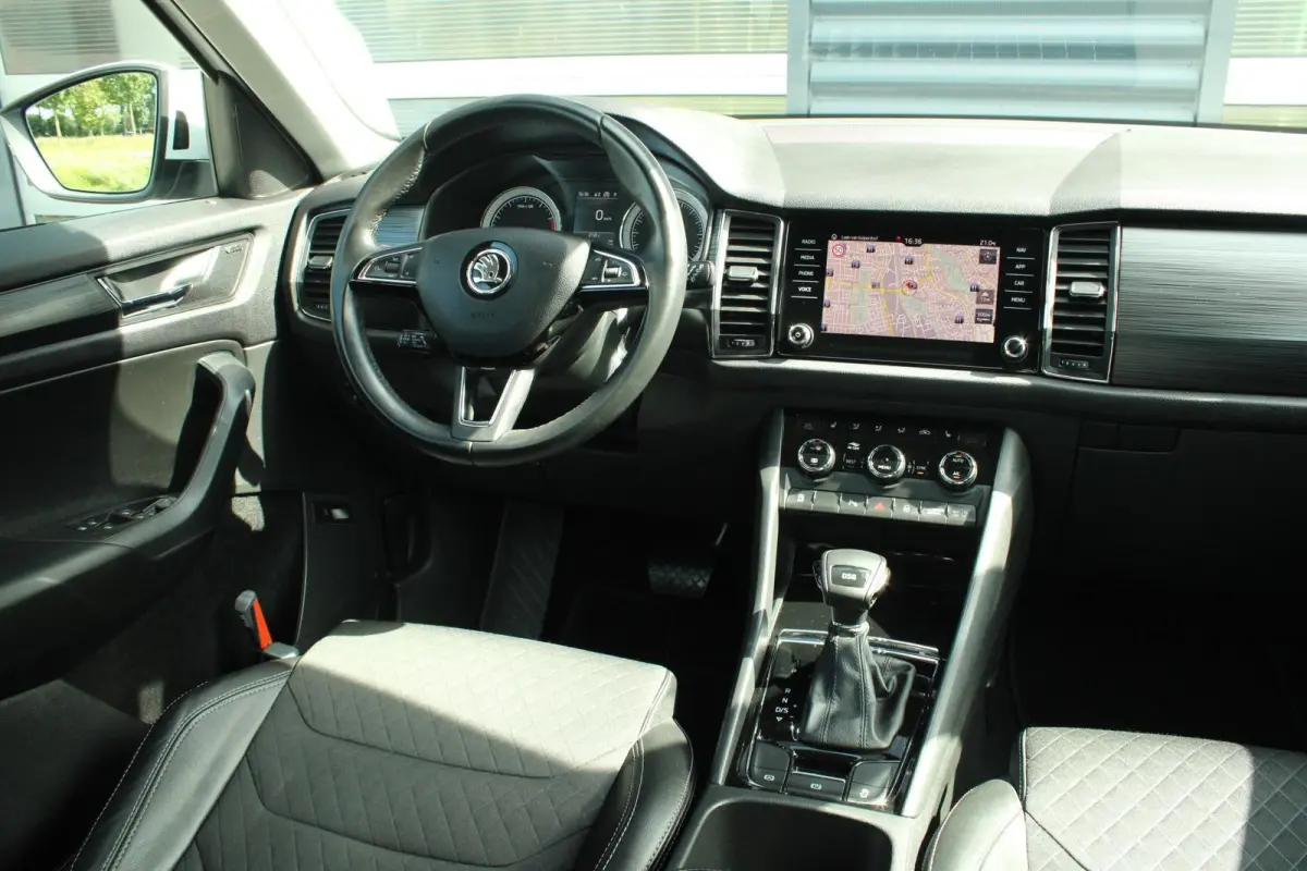 1.5 TSI 150pk DSG Limited Business Edition | Canton Audio | Navigatie | Elektr. Achterklep | Stoelverwarming | Adaptieve Cruise | Apple CarPlay/ Android Auto