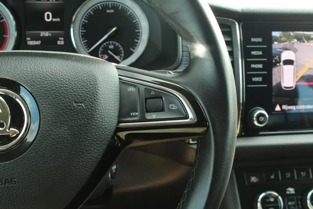 1.5 TSI 150pk DSG Limited Business Edition | Canton Audio | Navigatie | Elektr. Achterklep | Stoelverwarming | Adaptieve Cruise | Apple CarPlay/ Android Auto