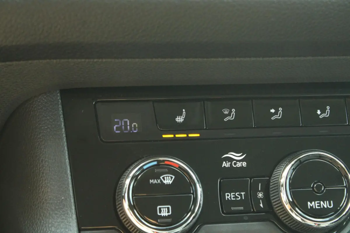 1.5 TSI 150pk DSG Limited Business Edition | Canton Audio | Navigatie | Elektr. Achterklep | Stoelverwarming | Adaptieve Cruise | Apple CarPlay/ Android Auto
