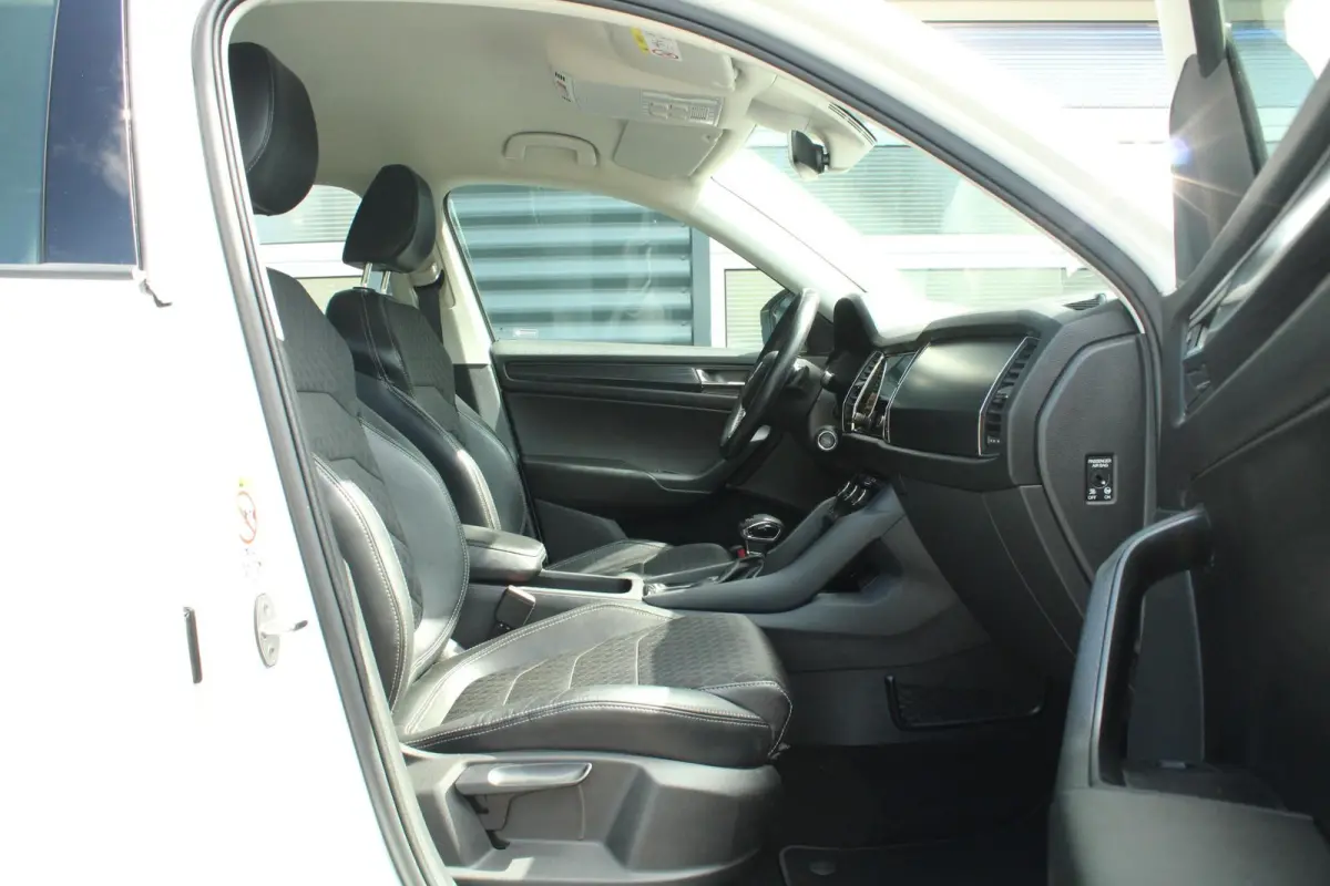 1.5 TSI 150pk DSG Limited Business Edition | Canton Audio | Navigatie | Elektr. Achterklep | Stoelverwarming | Adaptieve Cruise | Apple CarPlay/ Android Auto