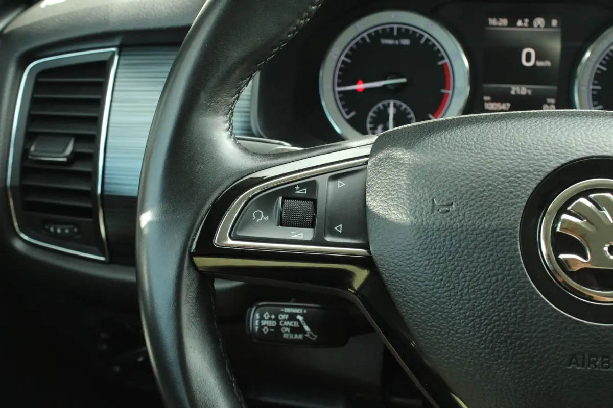 1.5 TSI 150pk DSG Limited Business Edition | Canton Audio | Navigatie | Elektr. Achterklep | Stoelverwarming | Adaptieve Cruise | Apple CarPlay/ Android Auto