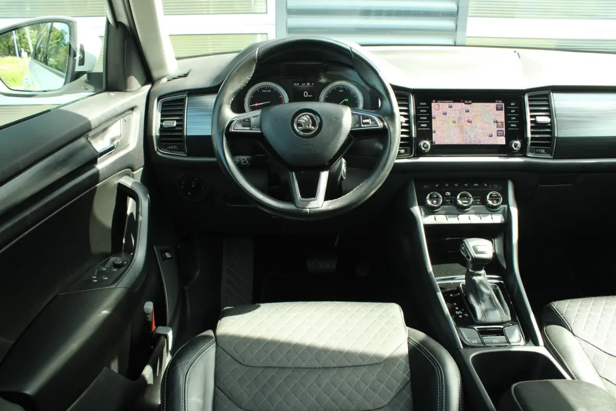 1.5 TSI 150pk DSG Limited Business Edition | Canton Audio | Navigatie | Elektr. Achterklep | Stoelverwarming | Adaptieve Cruise | Apple CarPlay/ Android Auto