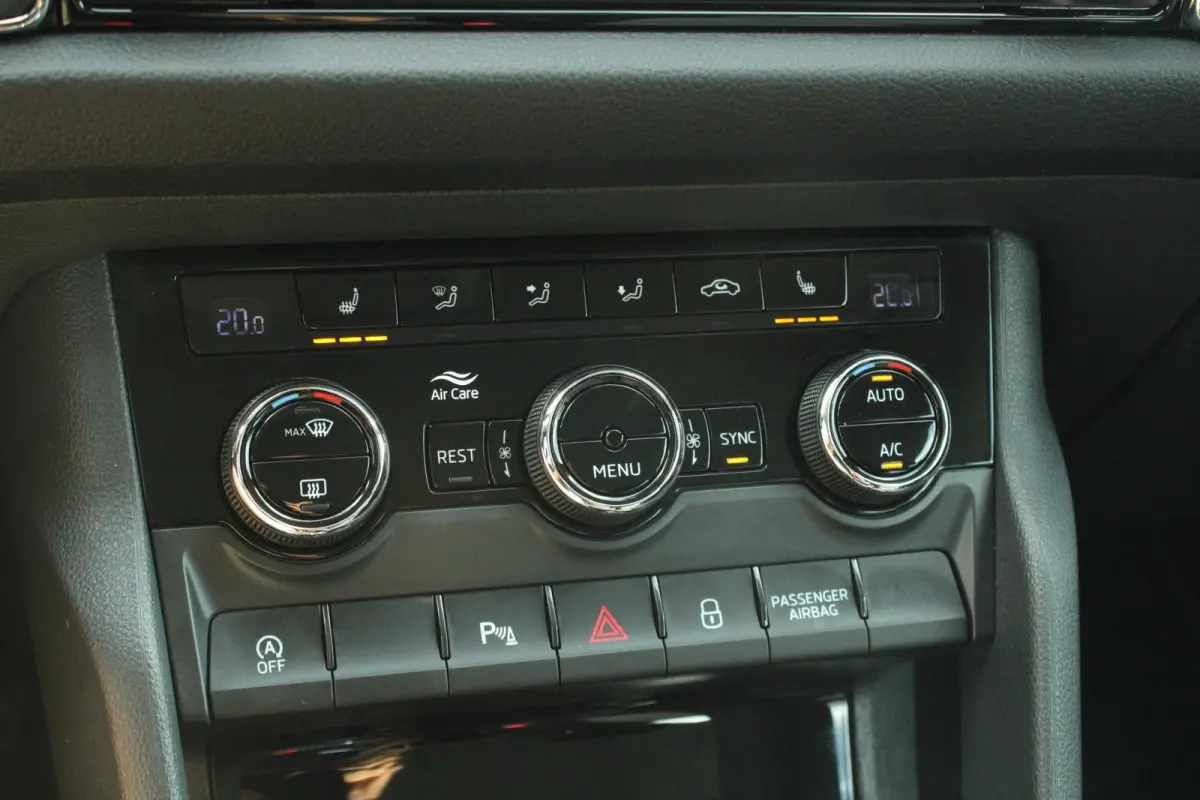 1.5 TSI 150pk DSG Limited Business Edition | Canton Audio | Navigatie | Elektr. Achterklep | Stoelverwarming | Adaptieve Cruise | Apple CarPlay/ Android Auto