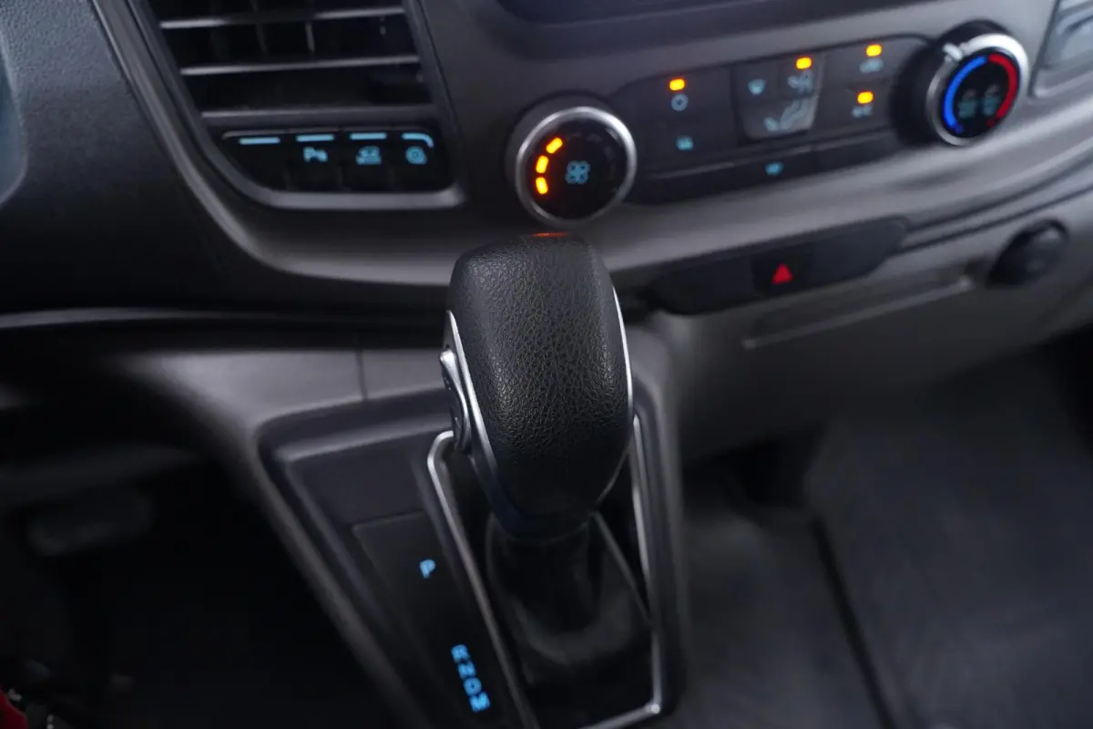 2.0 TDCI 130 pk L2H1 Trend Automaat Navi, Camera Apple Carplay, Lane Assist, Cruise control, 3-Zits