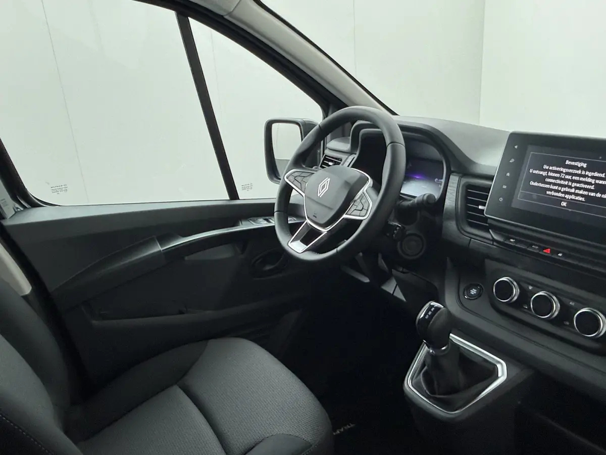 GB L1H1 T29 E-Tech advance | Parkeercamera | Navigatie | Keyless Entry |