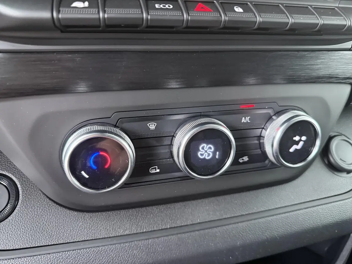GB L1H1 T29 E-Tech advance | Parkeercamera | Navigatie | Keyless Entry |