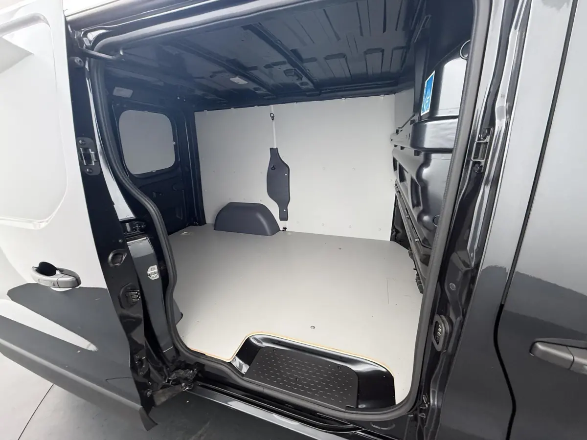 GB L1H1 T29 E-Tech advance | Parkeercamera | Navigatie | Keyless Entry |