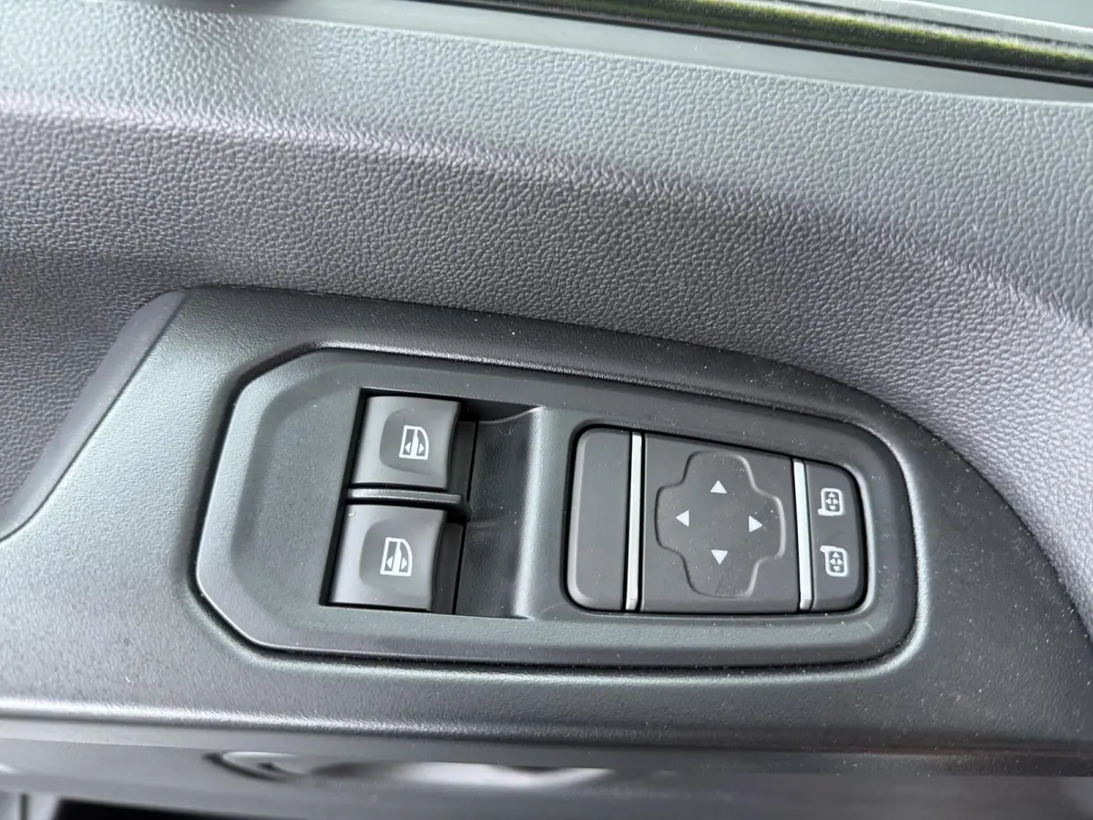 GB L1H1 T29 E-Tech advance | Parkeercamera | Navigatie | Keyless Entry |