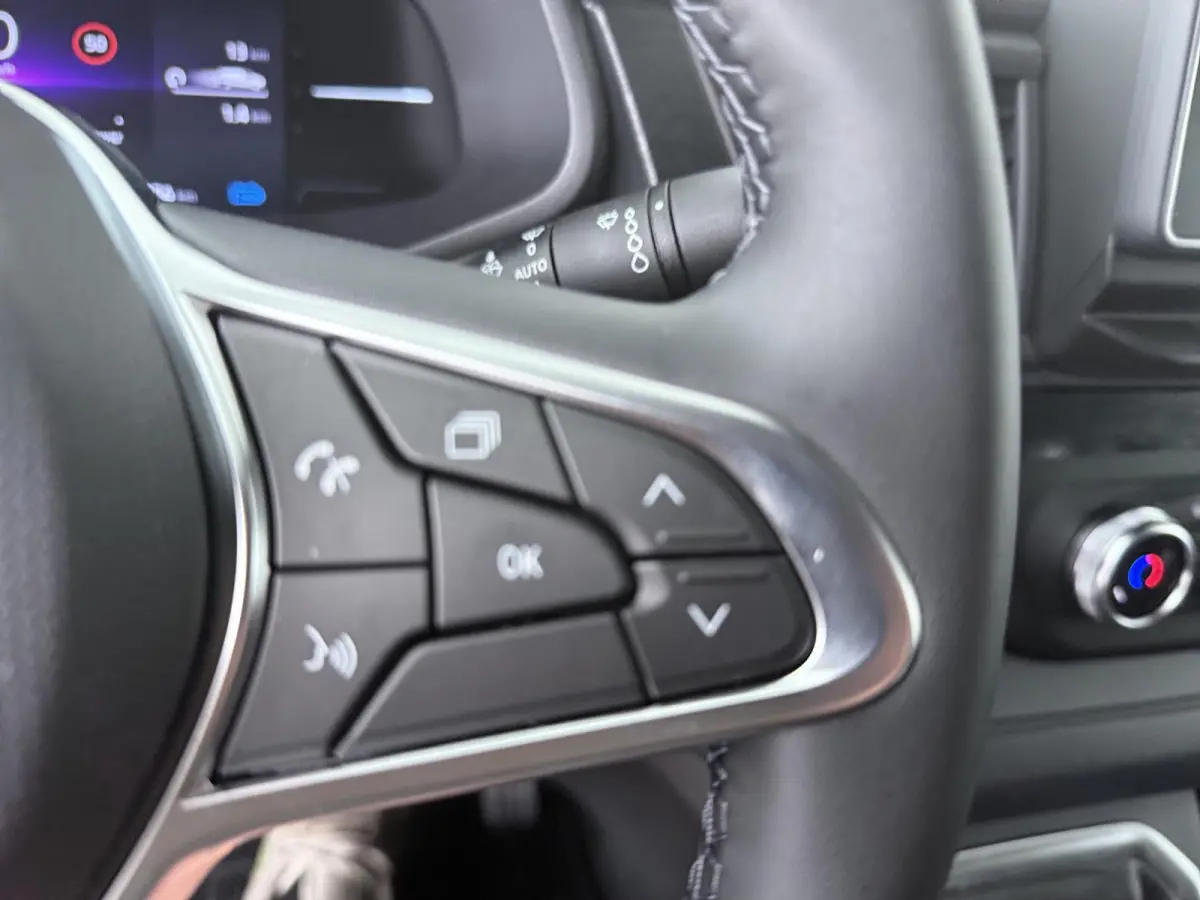 GB L1H1 T29 E-Tech advance | Parkeercamera | Navigatie | Keyless Entry |