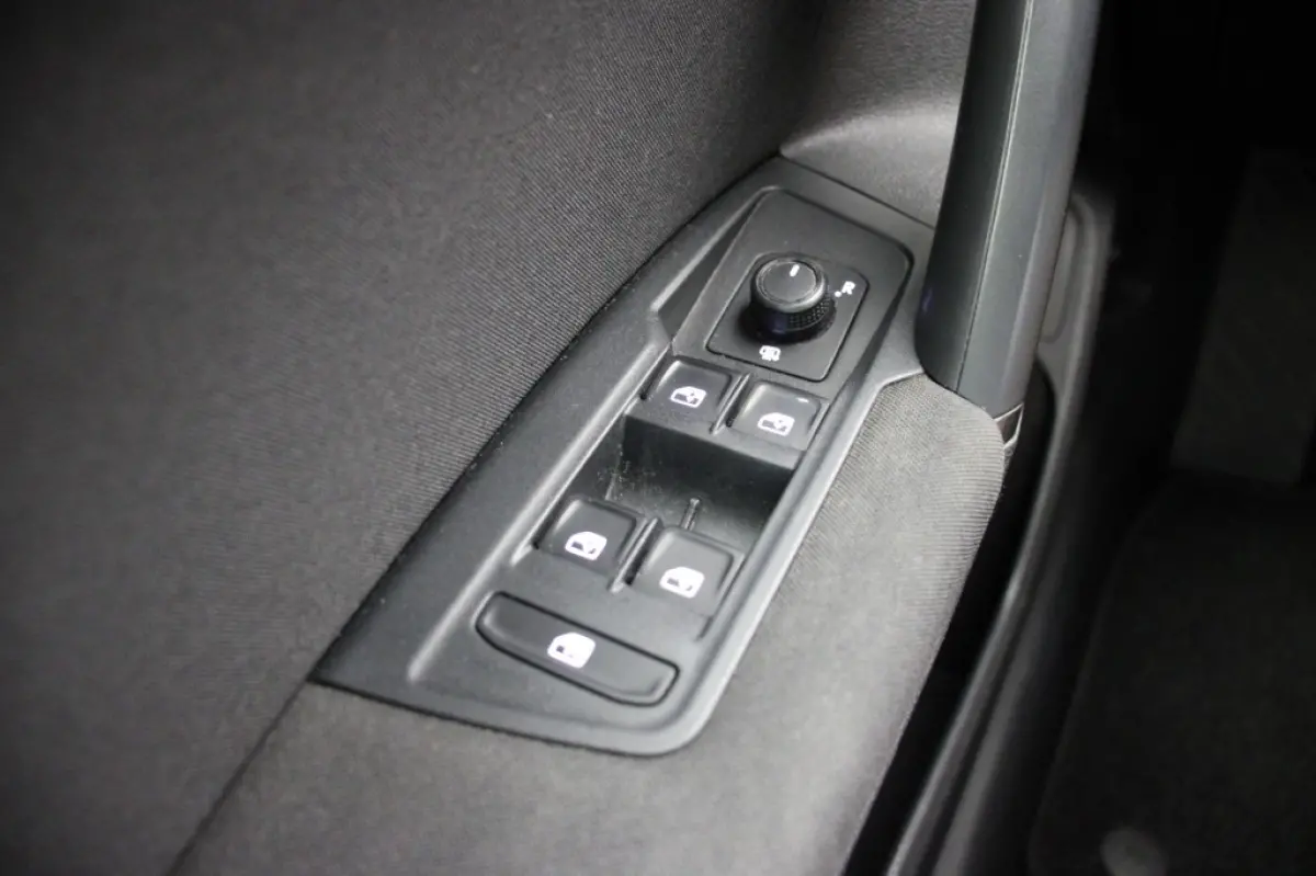 1.5 TSI Comfortline Business - Carplay, Adapt. Cruise, Stoelverw. Trehaak