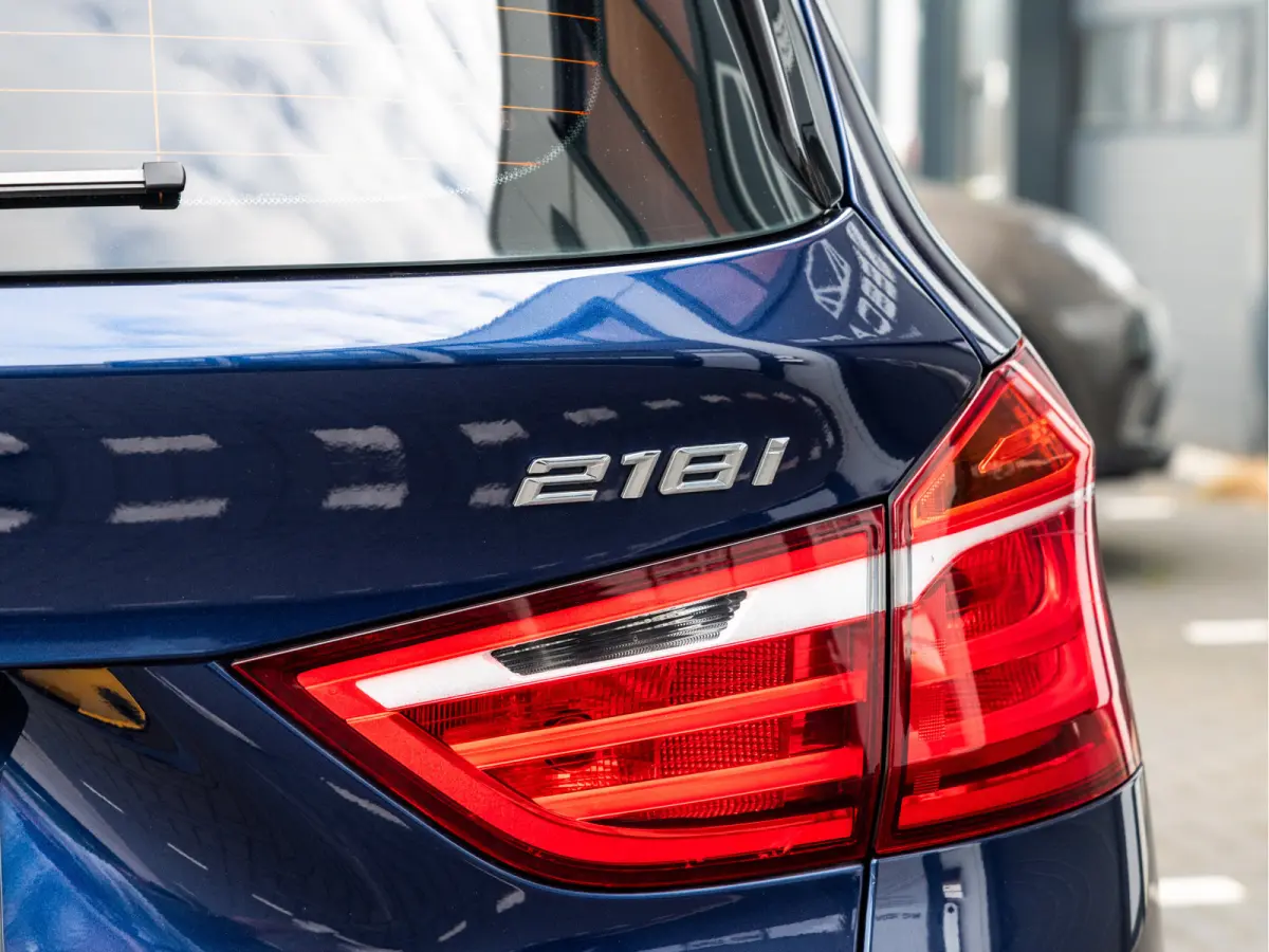 218i 7p. Corporate Lease High Executive / SPORT LINE / NL AUTO / LEDER / HEAD UP / 7 ZITS