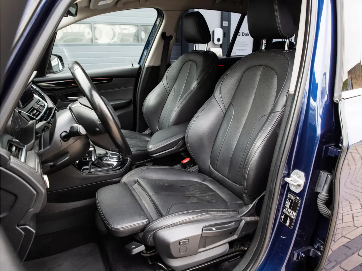218i 7p. Corporate Lease High Executive / SPORT LINE / NL AUTO / LEDER / HEAD UP / 7 ZITS