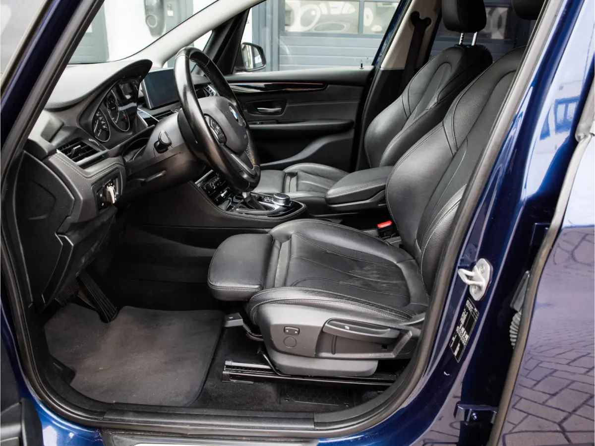 218i 7p. Corporate Lease High Executive / SPORT LINE / NL AUTO / LEDER / HEAD UP / 7 ZITS