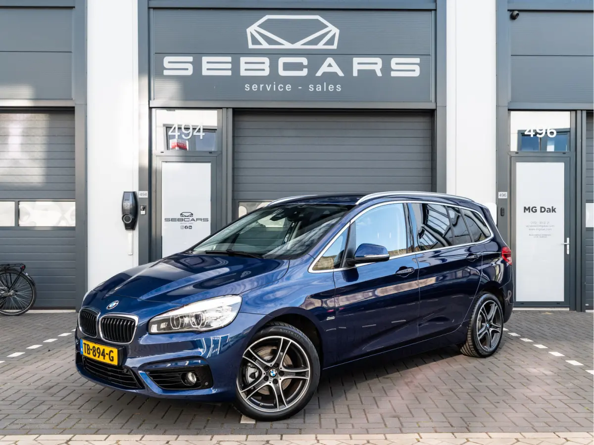 218i 7p. Corporate Lease High Executive / SPORT LINE / NL AUTO / LEDER / HEAD UP / 7 ZITS