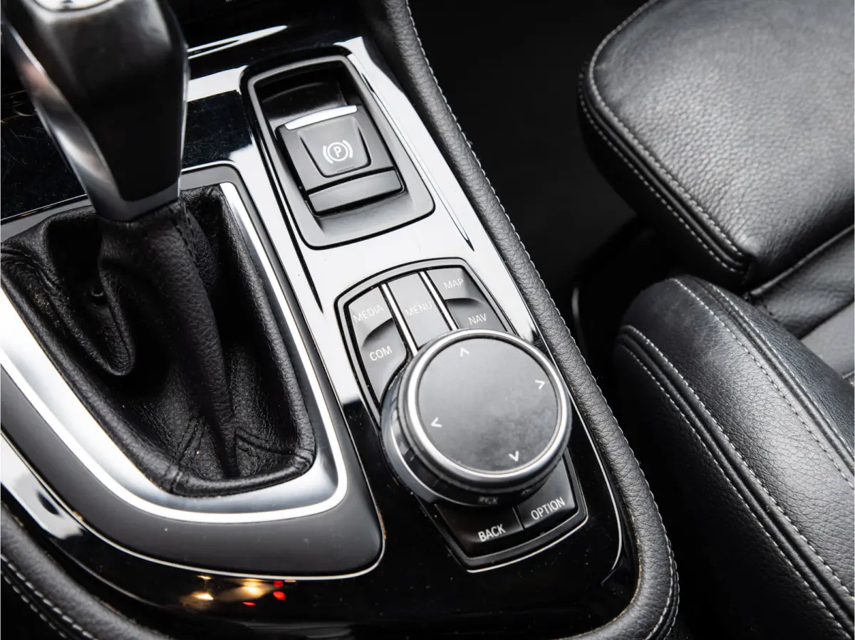 218i 7p. Corporate Lease High Executive / SPORT LINE / NL AUTO / LEDER / HEAD UP / 7 ZITS