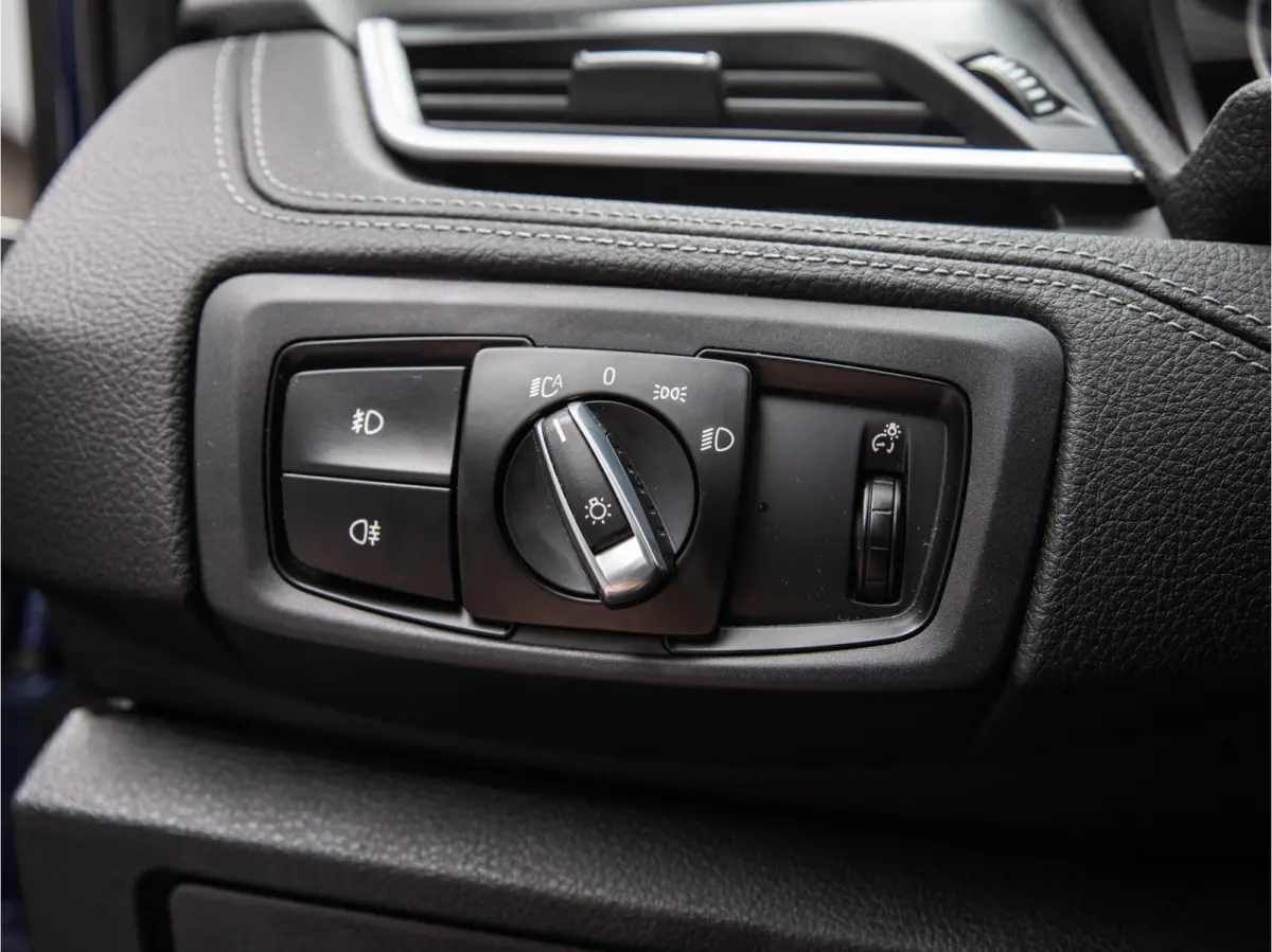 218i 7p. Corporate Lease High Executive / SPORT LINE / NL AUTO / LEDER / HEAD UP / 7 ZITS