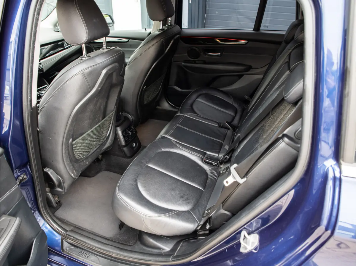 218i 7p. Corporate Lease High Executive / SPORT LINE / NL AUTO / LEDER / HEAD UP / 7 ZITS